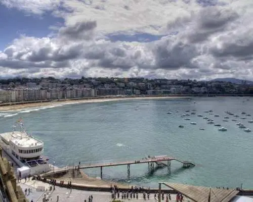 Biarritz, Saint Jean de Luz and San Sebastian day trip from Bilbao