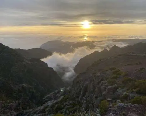 從 Achada do Teixeira 到 Pico do Areeiro 的巴士接送服務