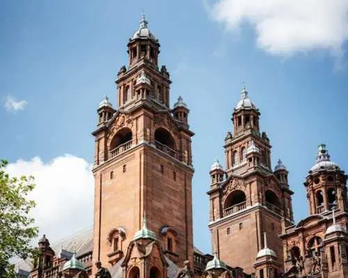 Private architecture walk through Glasgow with a local expert