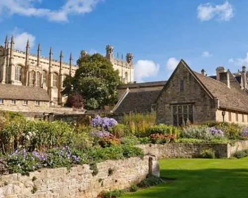 Windsor Castle, Stonehenge and Oxford tour with entrances