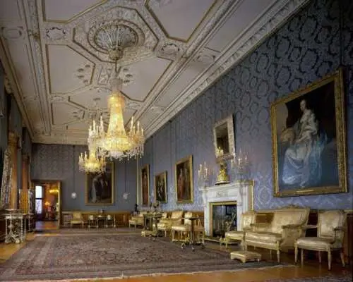 Windsor Castle, Stonehenge and Oxford tour with entrances