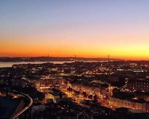 Old Lisbon tuk-tuk tour with food tasting