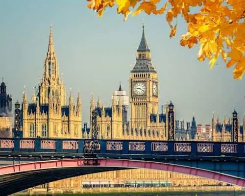 Guided tour inside Westminster Abbey and outside the Houses of Parliament
