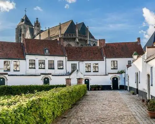 Self guided tour with interactive city game of Kortrijk