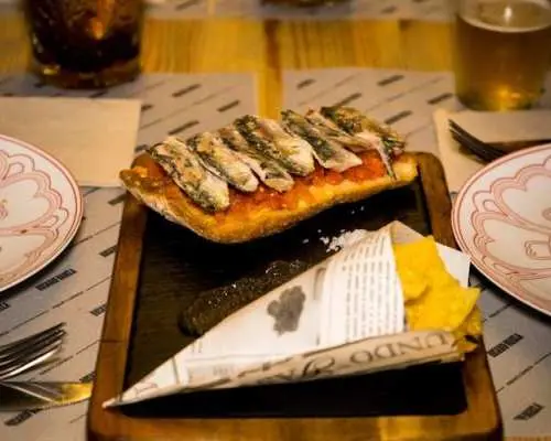グラナダのタパス巡りガイドツアー