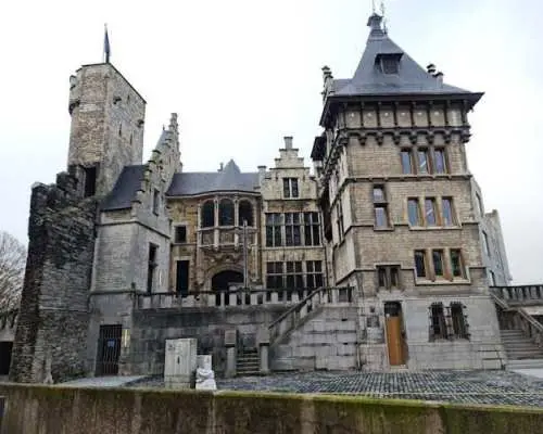 Self-guided audio tour of Antwerp's art and history