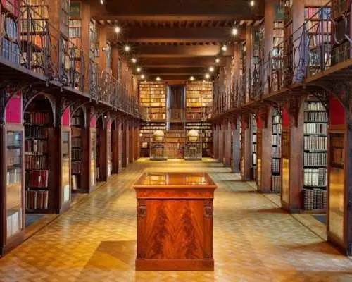 Self-guided audio tour of Antwerp's art and history