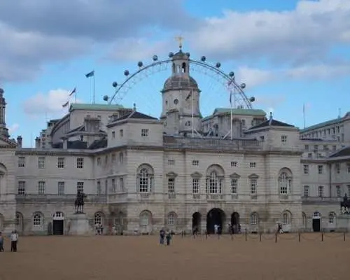 London essential sights small-group walking tour
