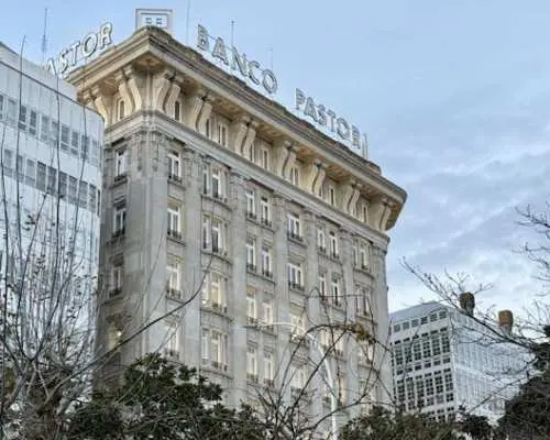 在拉科魯尼亞共享歷史徒步之旅
