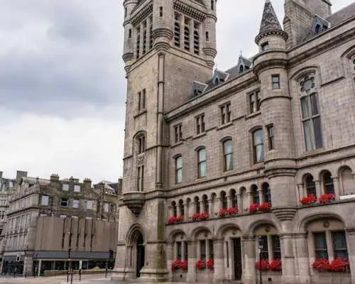 Aberdeen 1-hour with a local