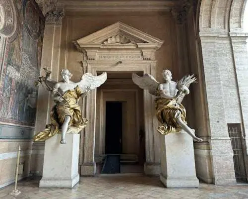 Hop On Hop Off Bus & Saint Mary Major ticket with optional audio guide