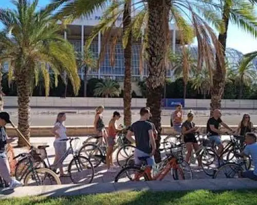2-Hour Valencia Bike Tour to City of Arts and Sciences