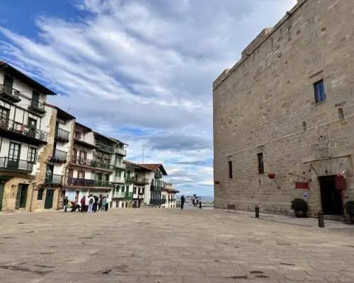 Shared tour of Hondarribia's Old Town and Marina