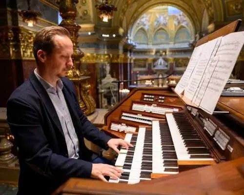 St.Stephen's Basilica Entrance with Grand Organ Concert