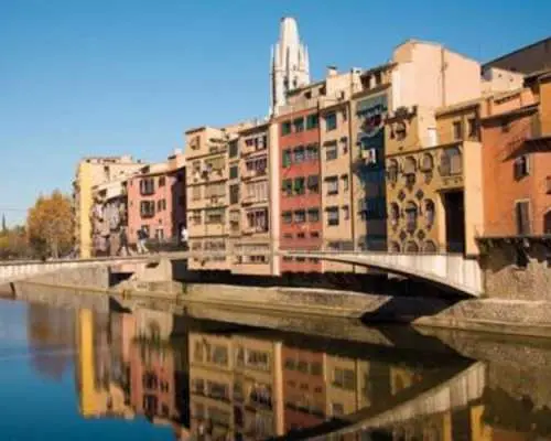 Dalí's Figueres and Girona bus tour from Barcelona