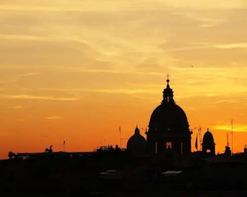Rome piazzas and fountains sunset guided tour with aperitivo