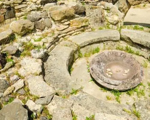 從卡利亞裡出發遊覽巴魯米尼的 Nuraghe 和薩帕塔之家