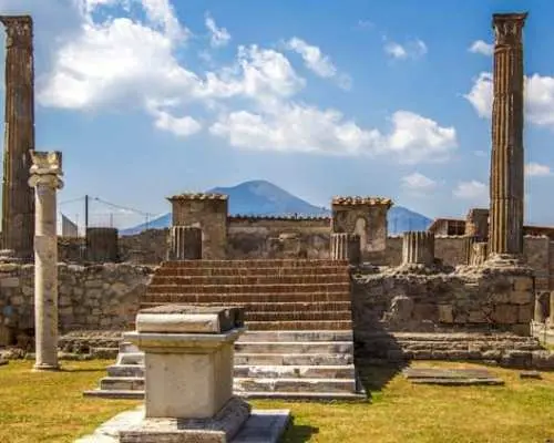 Pompei audio guided tour with TravelMate app
