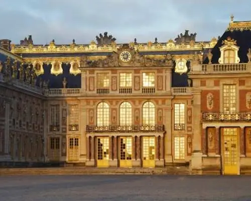 Versailles Palace skip-the-line guided tour