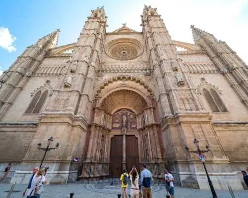 Palma by night with optional guided tour, tapas or audiovisual experience