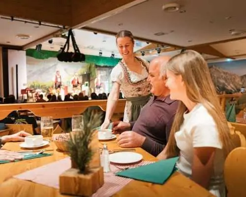 Gundolf Family Tyrolean folk show in Innsbruck with dinner option