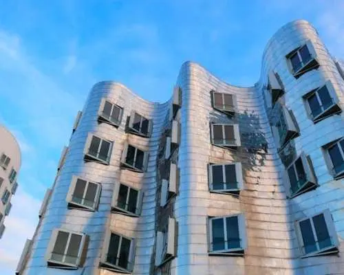 Explore Düsseldorf in 1 Hour with a Local