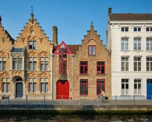 Discover Bruges in 60 Minutes with a Local