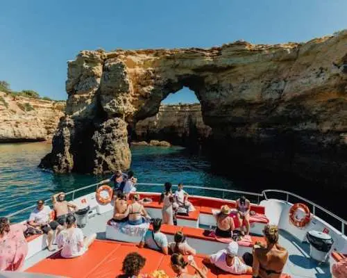 Caves and coastline guided boat trip from Albufeira