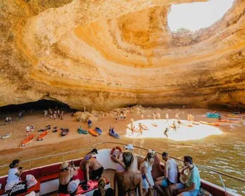 Caves and coastline guided boat trip from Albufeira