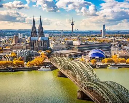 Private tour of Cologne's historical and cultural sights for couples