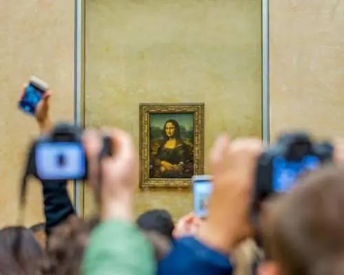 Louvre Museum self-guided tour with audio app