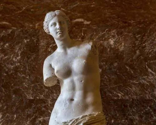Louvre Museum self-guided tour with audio app