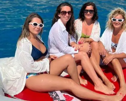 奥罗塞出发的 Cala Ginepro 和 Cala Goloritzè 小艇之旅