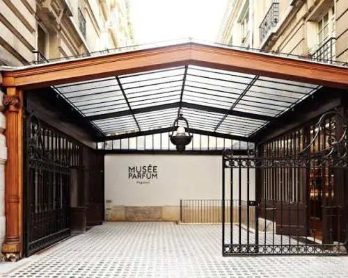 Go City | Paris Explorer Pass