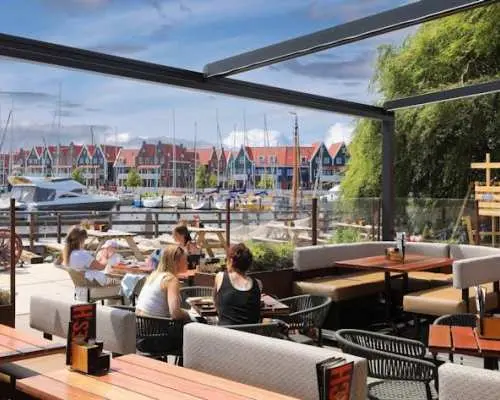 Volendam half-day tour with cheese, clogs and authentic village life