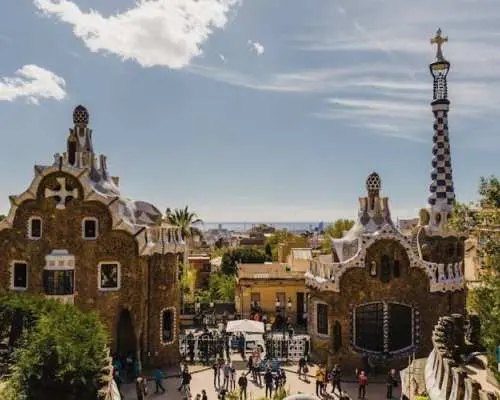 ทัวร์เกาดีกับ Park Güell, Casa Batlló และ Sagrada Familia