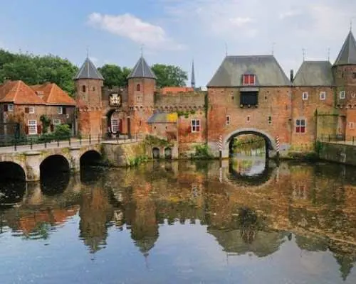 Self guided tour with interactive city game of Amersfoort