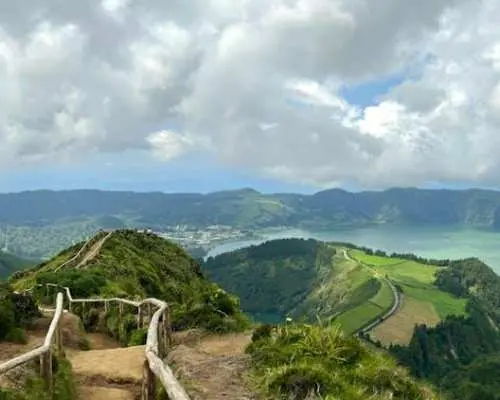 圣米格尔岛西侧 Sete Cidades 火山口导览之旅
