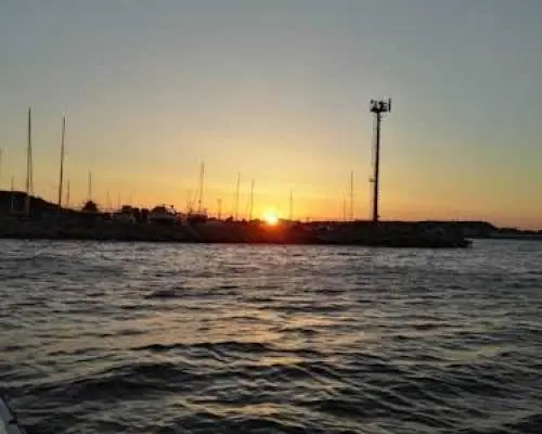 卡利亞裡日落遊船之旅，含普羅塞克葡萄酒、佛卡夏麵包和游泳
