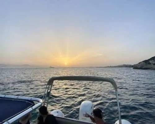 卡利亞裡日落遊船之旅，含普羅塞克葡萄酒、佛卡夏麵包和游泳