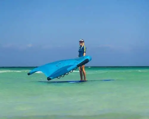 在馬略卡島參加 Watersports Mallorca 提供的私人一小時翼帆衝浪課程