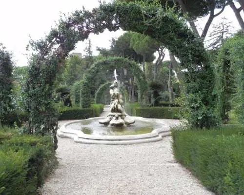梵蒂岡花園之旅，包含梵蒂岡博物館和西斯汀教堂。