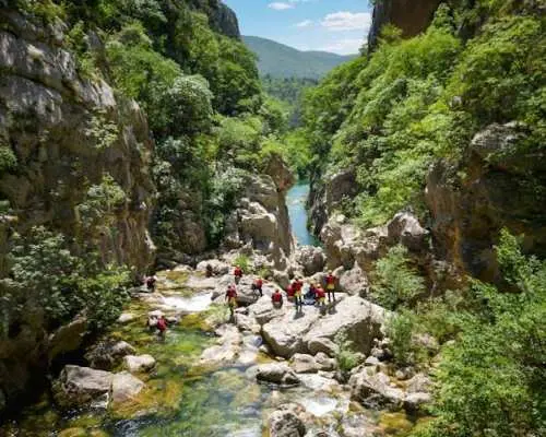 塞蒂纳河上的极限峡谷漂流
