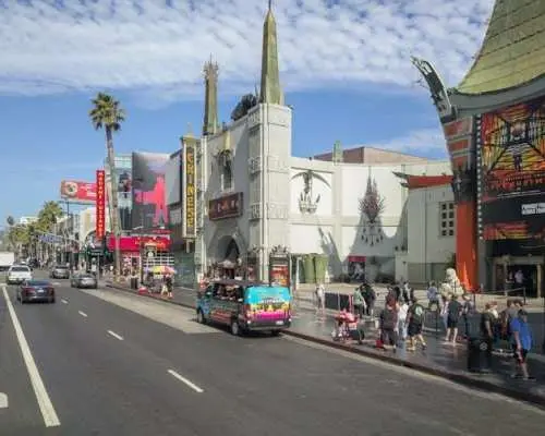 Hollywood sightseeing and celebrity homes tour from Santa Monica