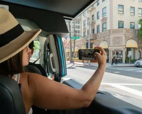 Hollywood sightseeing and celebrity homes tour from Santa Monica