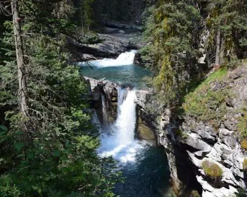 Banff area and canyon walking tour from Calgary