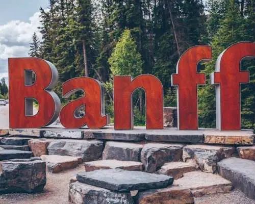 Banff area and canyon walking tour from Calgary