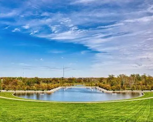 Self-Guided In-App Audio Tour to Discover St. Louis