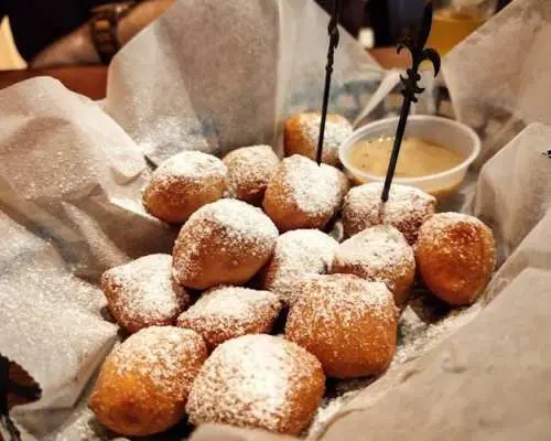 New Orleans Bywater food tour with a local host