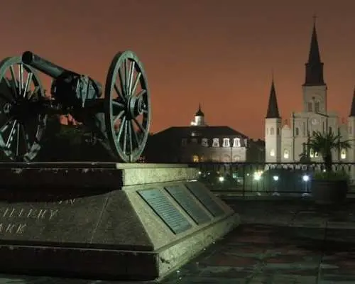 Tour New Orleans French Quarter in a haunted exploration game